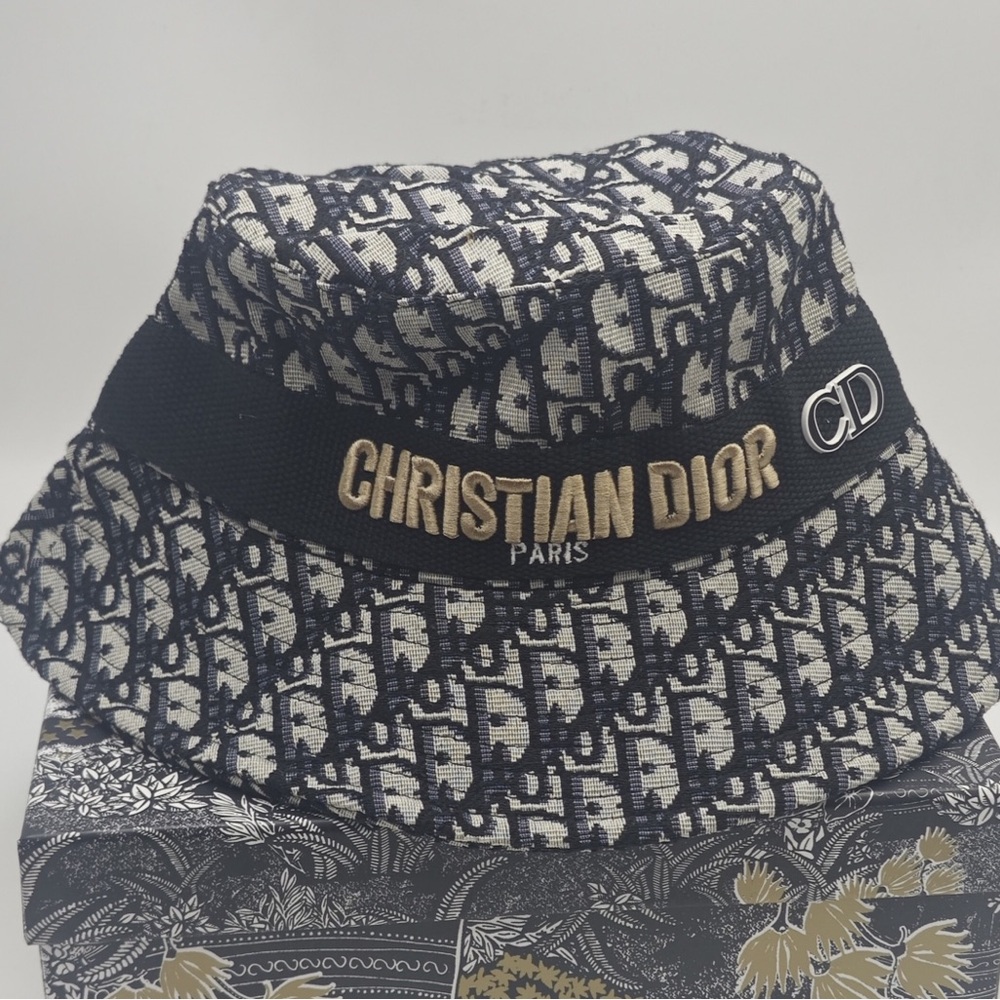 Luxury Dior Hat - Iconic CD Logo, Perfect for Fashion Lovers
